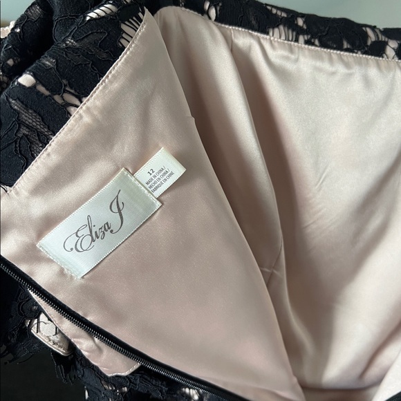 Eliza J Floral Lace Off-Shoulder Dress - Picture 4 of 5